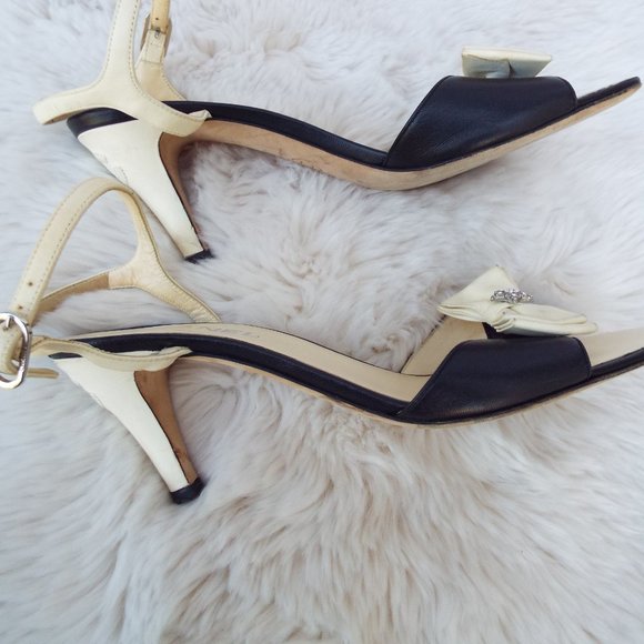 Vintage Chanel Bi-Color Ankle Buckle Sandals - Picture 4 of 16